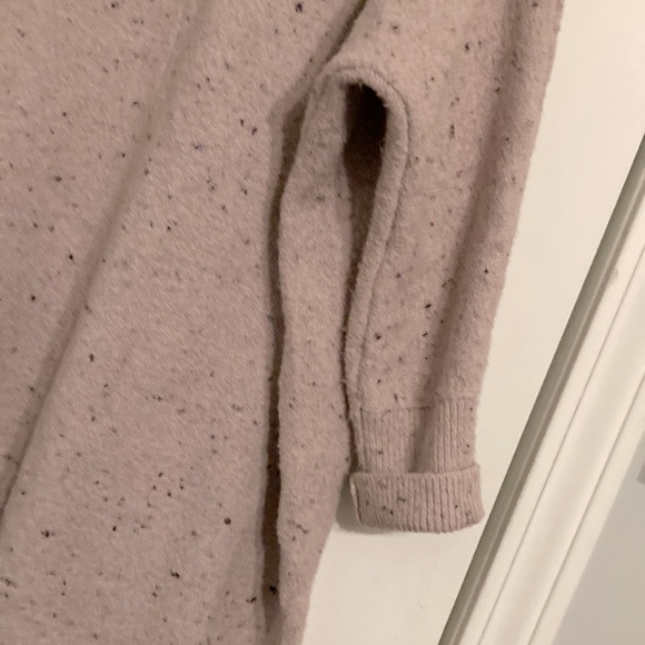 Old Navy sift pink long sweater. - Picture 8 of 11